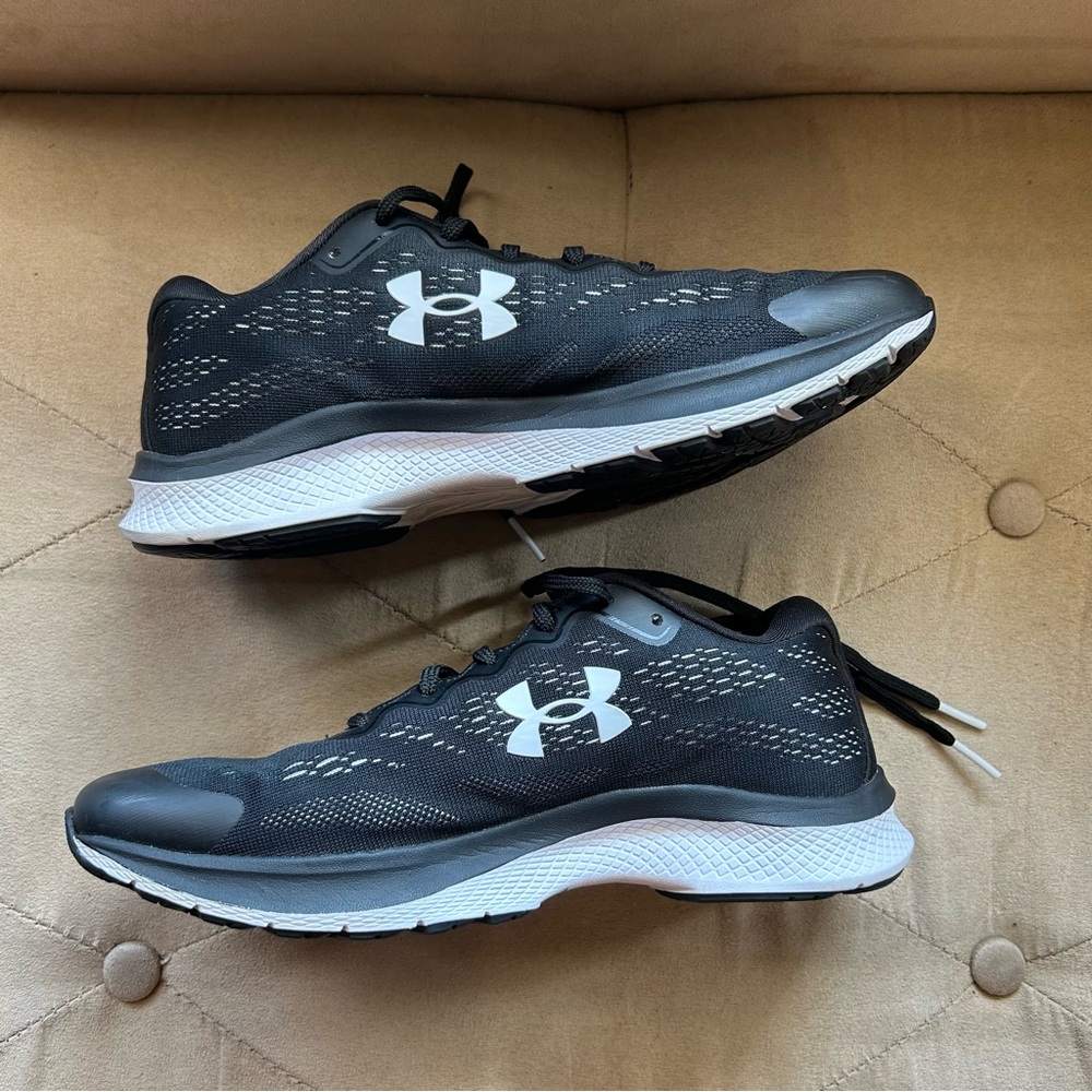Under Armour Charged 5 Bandit Women's 7.5 Black Running Sneakers